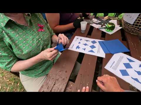 Origami-Vögel falten | Gedenktag für verstorbene Drogengebrauchende | Köln | 21.07.2025